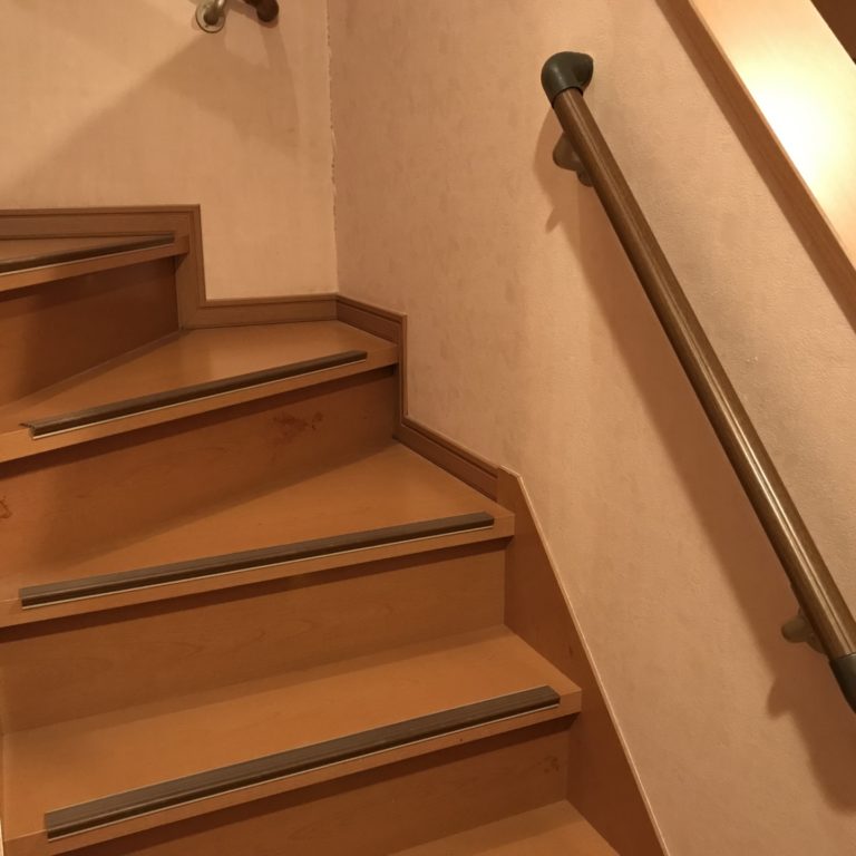 階段 手すり